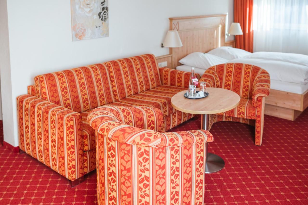 Hotel Waldeck Mit Restaurant "Florian'S" Фельдберг Экстерьер фото