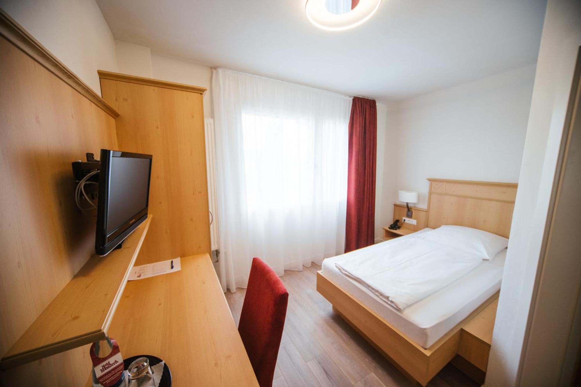Hotel Waldeck Mit Restaurant "Florian'S" Фельдберг Номер фото